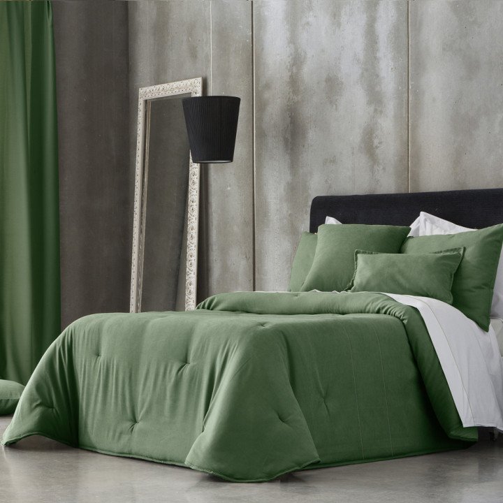 RAKA Duvet, Timeless duvets with a conventional, elegant style.